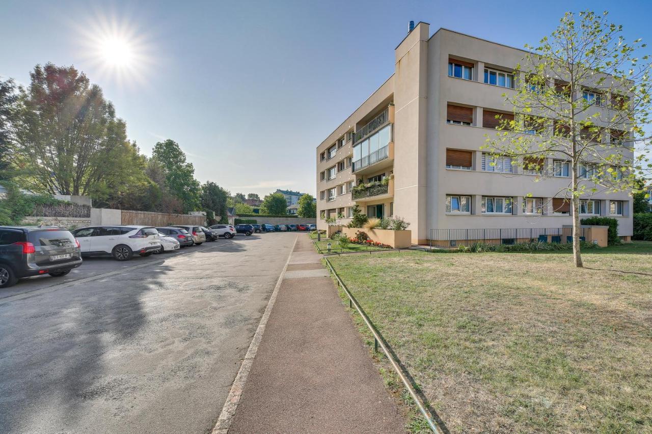Chic Apart Versailles Castle Apartment เลอเชอส์เนย์ ภายนอก รูปภาพ